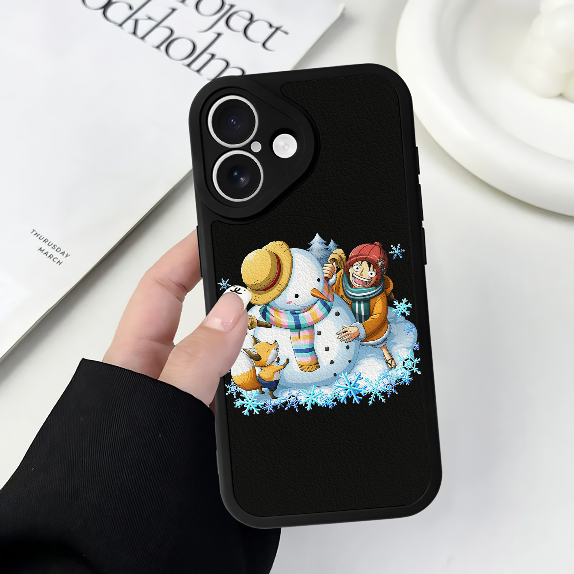 （画像用） ワンピース モンキー・D・ルフィ ONE PIECE Monkey D. Luffy 【iPhone 16シリーズ対応】シリコンスマホケース（レザー調） 材質：シリコン